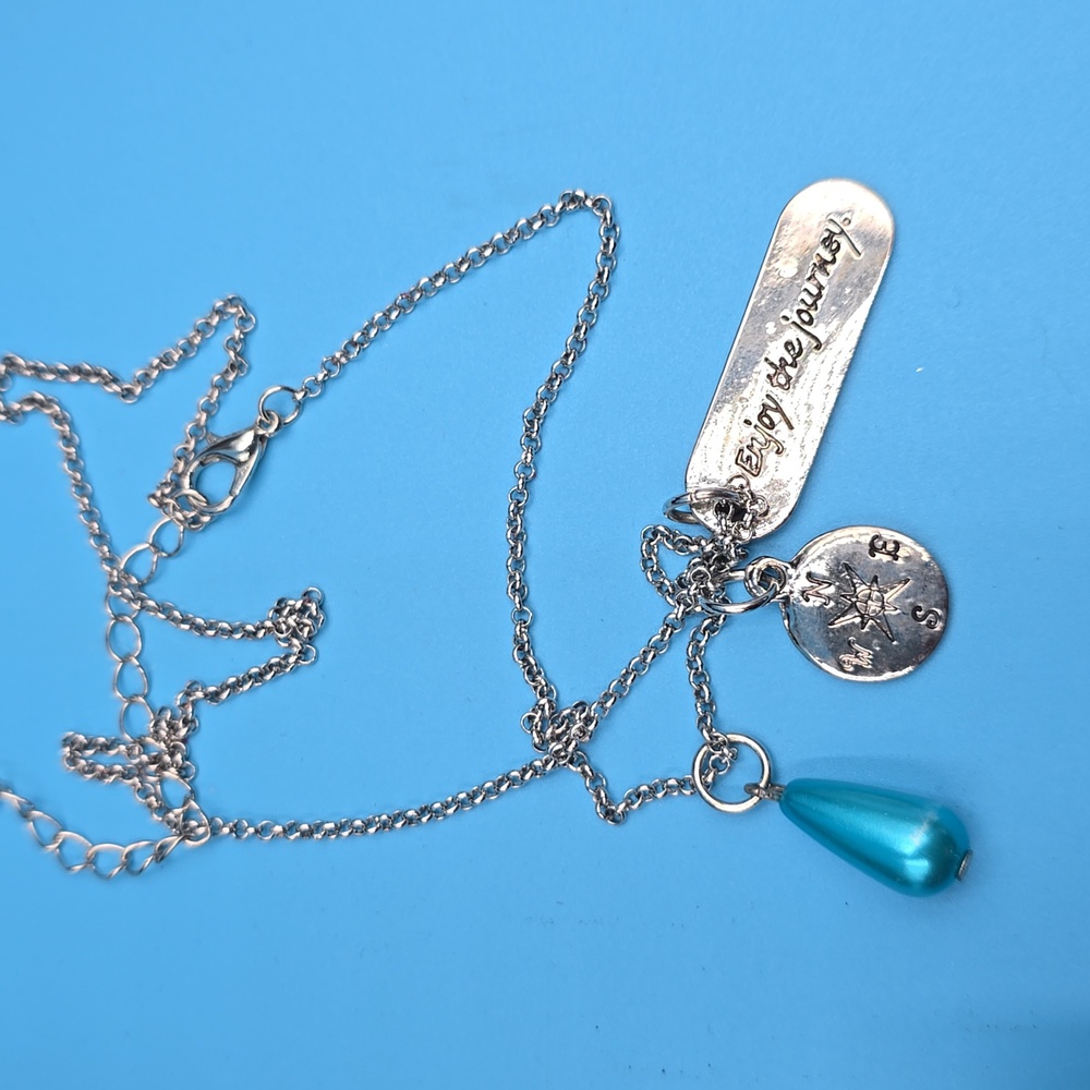 Glam & Glow Necklace & Bracelet Set "Enjoy The Journey" Compass Rose Adjustable - Picture 9 of 10